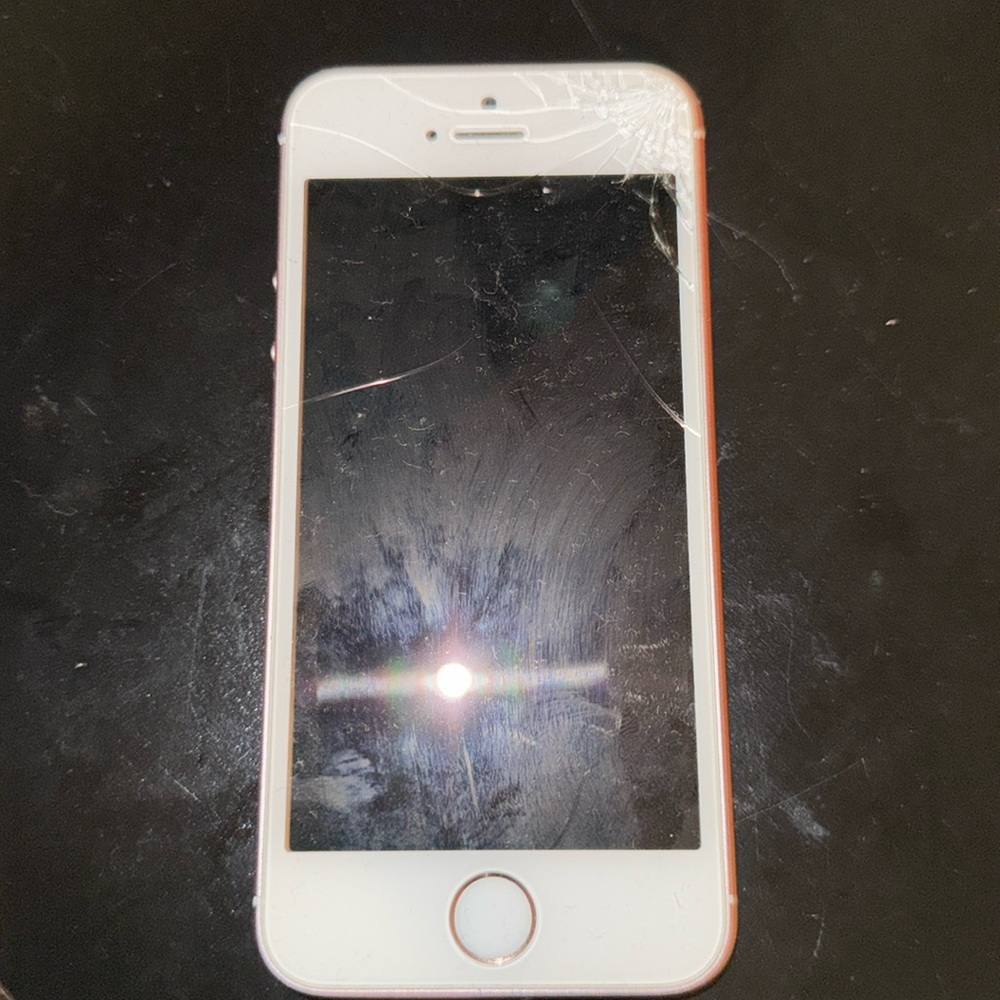 Apple iPhone SE